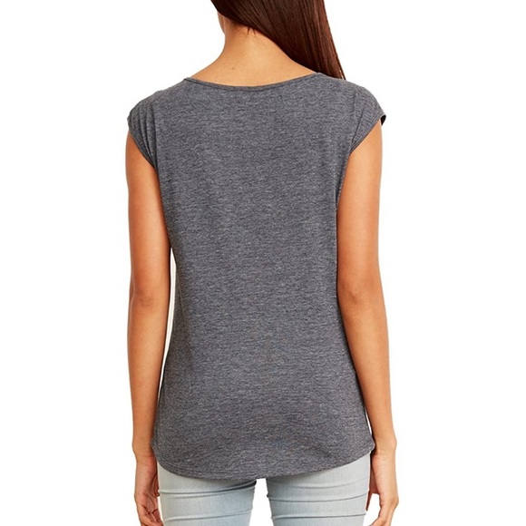 ♥️ Simple and Soft Gray sleeveless V Neck - Picture 2 of 5